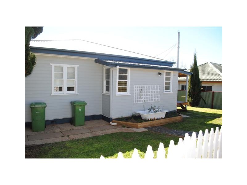 Centenary Heights QLD 4350