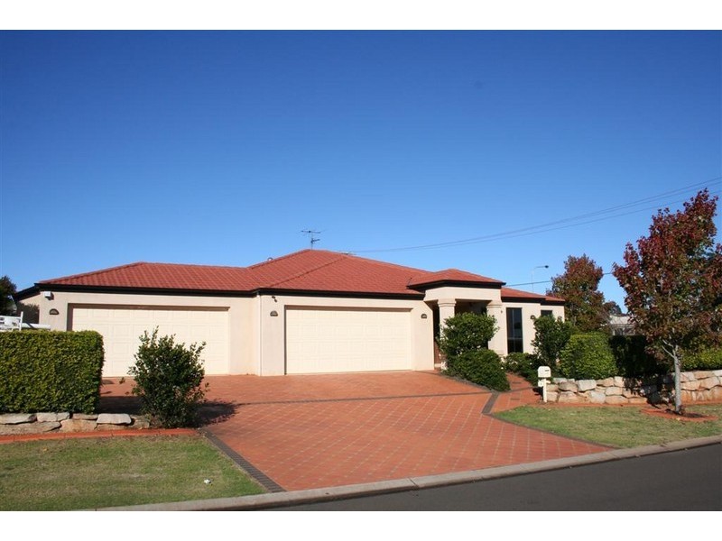 14 St Andrews Court, Middle Ridge QLD 4350