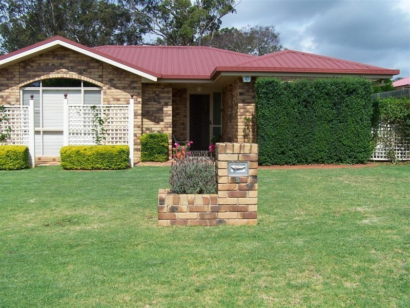 5 Bouganvillea, Middle Ridge QLD 4350