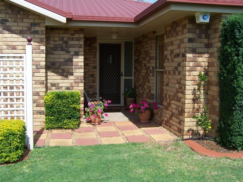 5 Bouganvillea, Middle Ridge QLD 4350