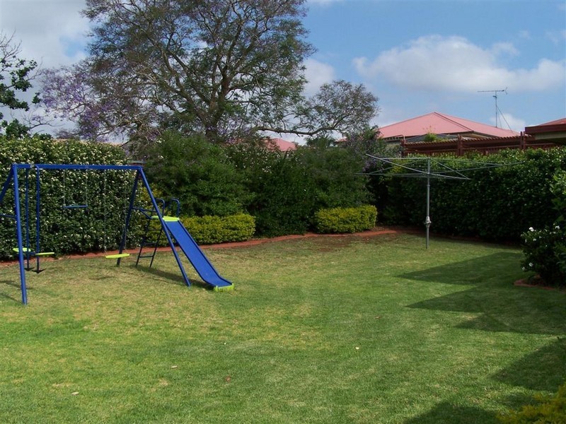 5 Bouganvillea, Middle Ridge QLD 4350