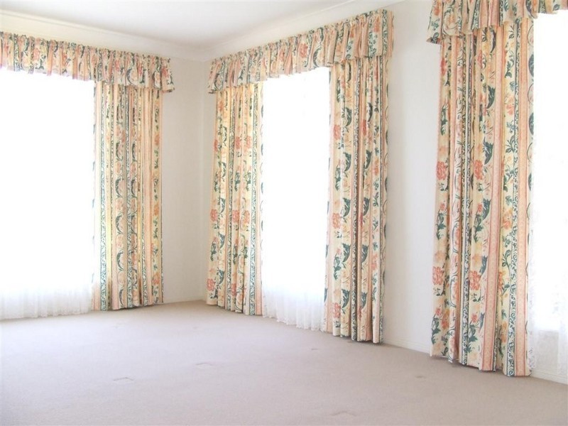 9 Chelwyn, Middle Ridge QLD 4350