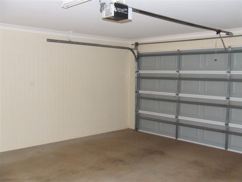 9 Chelwyn, Middle Ridge QLD 4350