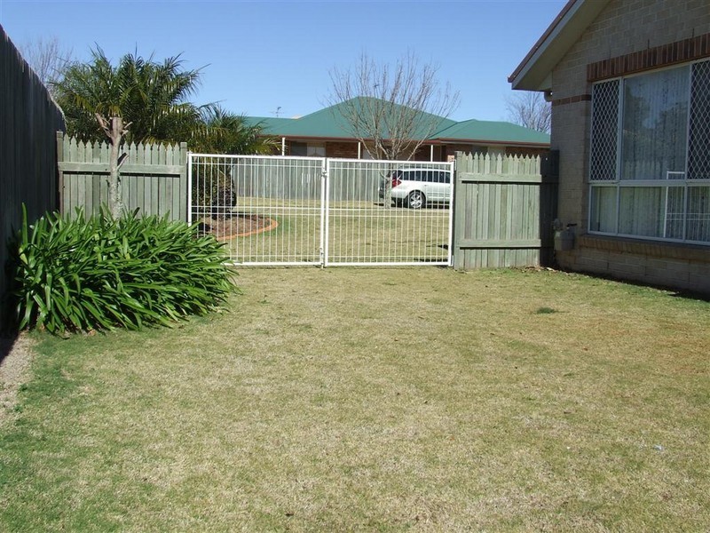 9 Chelwyn, Middle Ridge QLD 4350