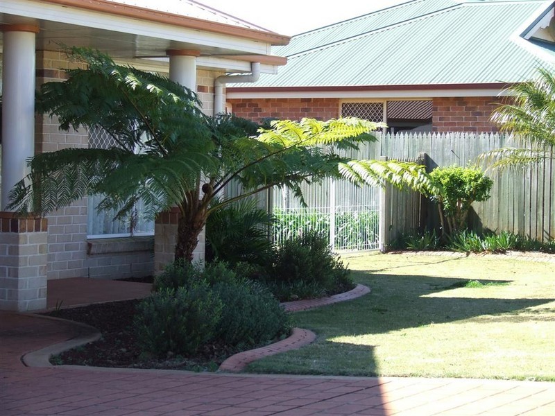 9 Chelwyn, Middle Ridge QLD 4350
