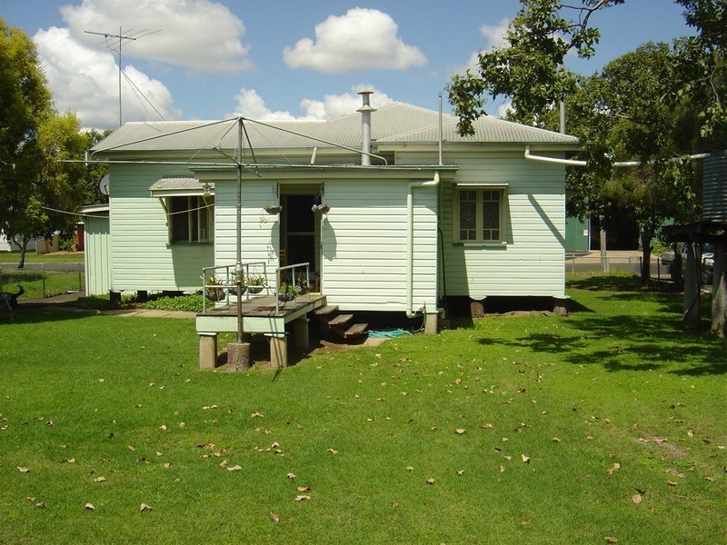 3 Alice Street, Dalby QLD 4405