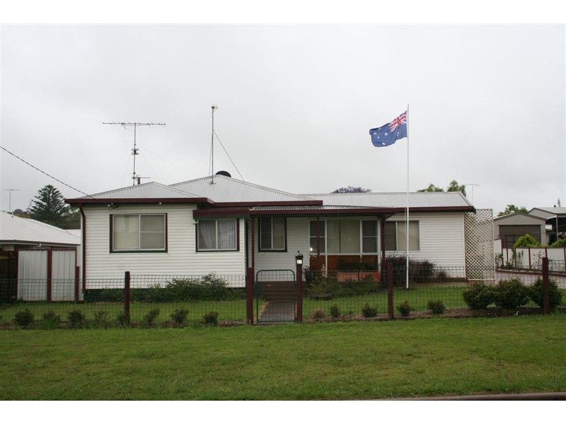 23 Devine Street, Harristown QLD 4350