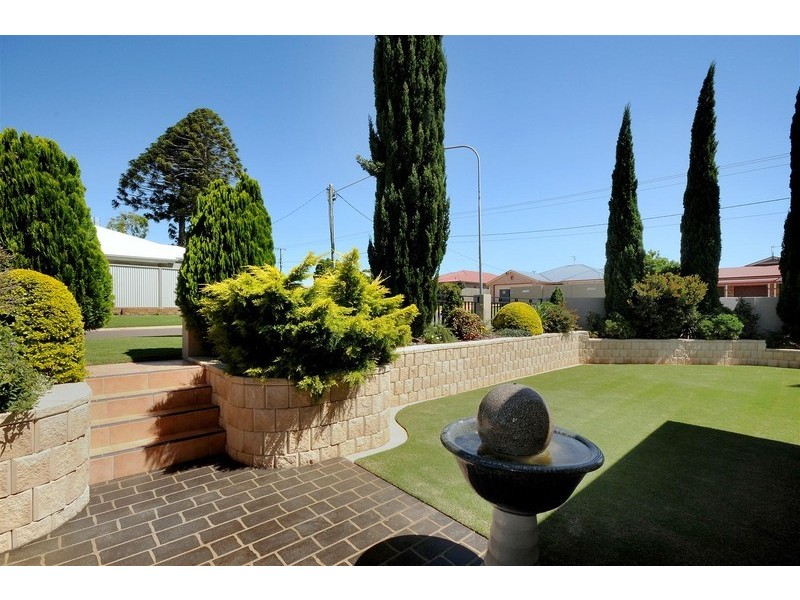 1 Bridget Court, Middle Ridge QLD 4350