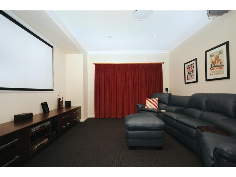 1 Bridget Court, Middle Ridge QLD 4350