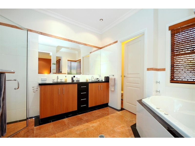 1 Bridget Court, Middle Ridge QLD 4350