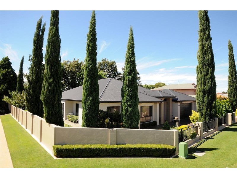 1 Bridget Court, Middle Ridge QLD 4350