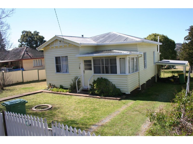 6 Hillside Street, Newtown QLD 4350