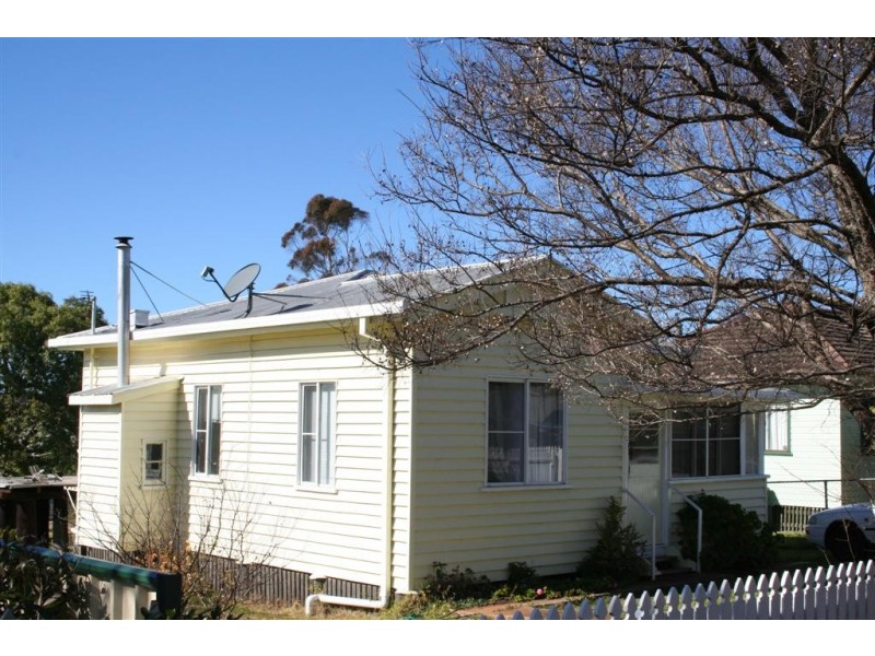 6 Hillside Street, Newtown QLD 4350