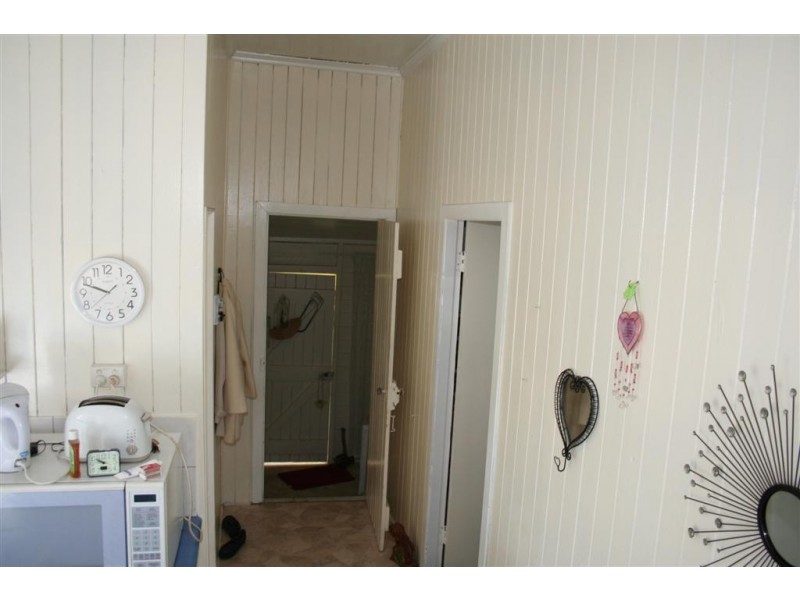 6 Hillside Street, Newtown QLD 4350