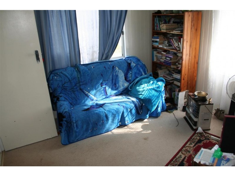 6 Hillside Street, Newtown QLD 4350