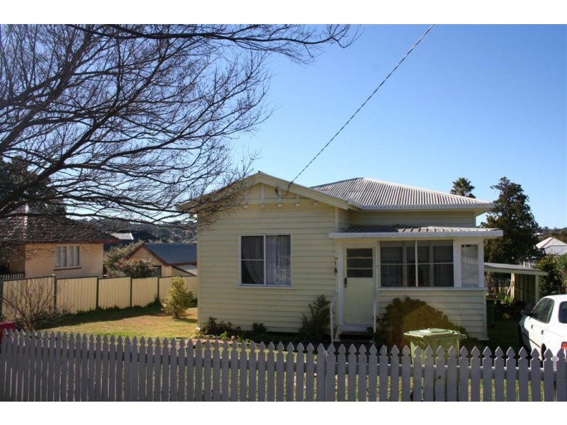 6 Hillside Street, Newtown QLD 4350