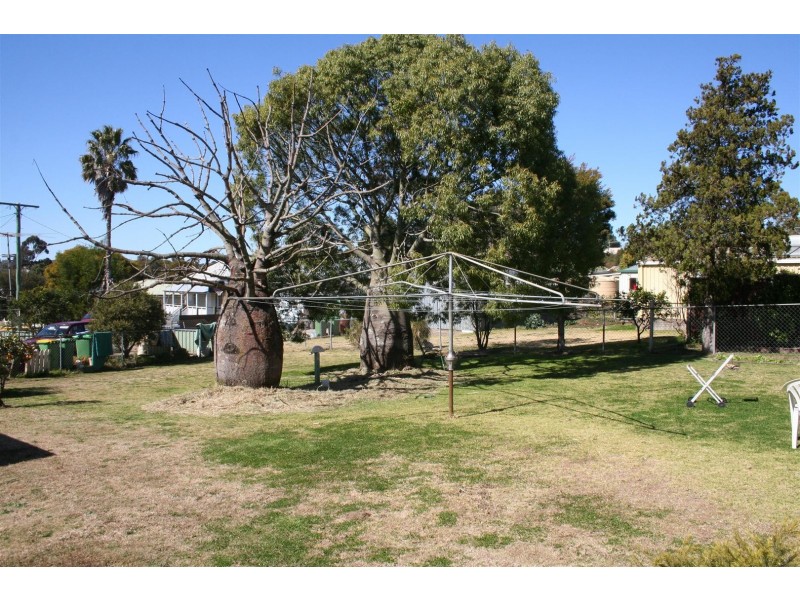 6 Hillside Street, Newtown QLD 4350