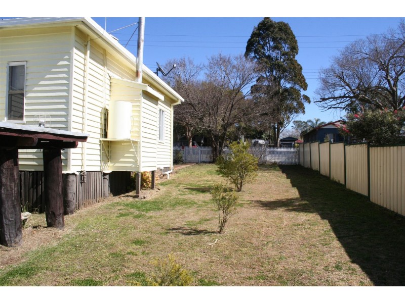 6 Hillside Street, Newtown QLD 4350