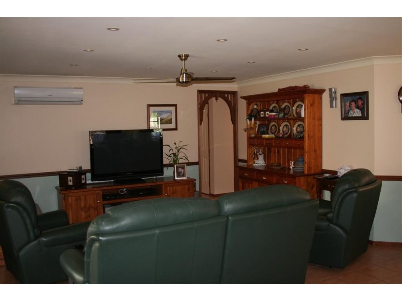 4 Gerrard Street, Middle Ridge QLD 4350