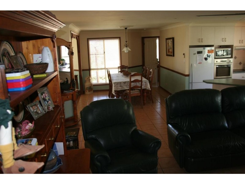 4 Gerrard Street, Middle Ridge QLD 4350