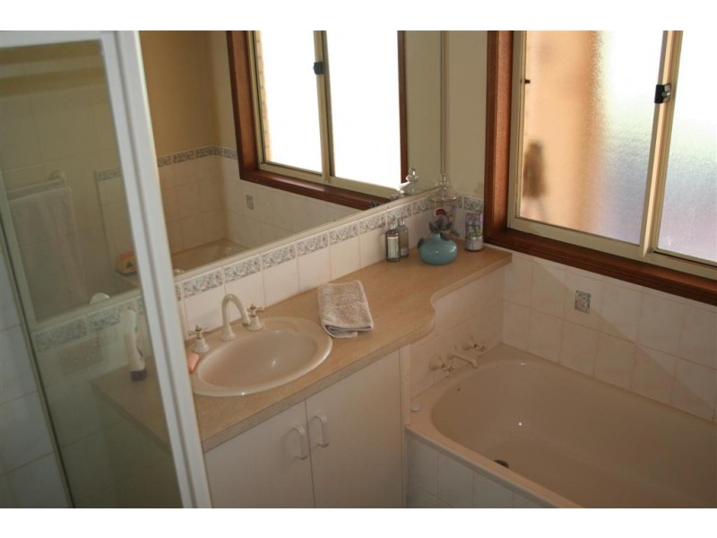 4 Gerrard Street, Middle Ridge QLD 4350