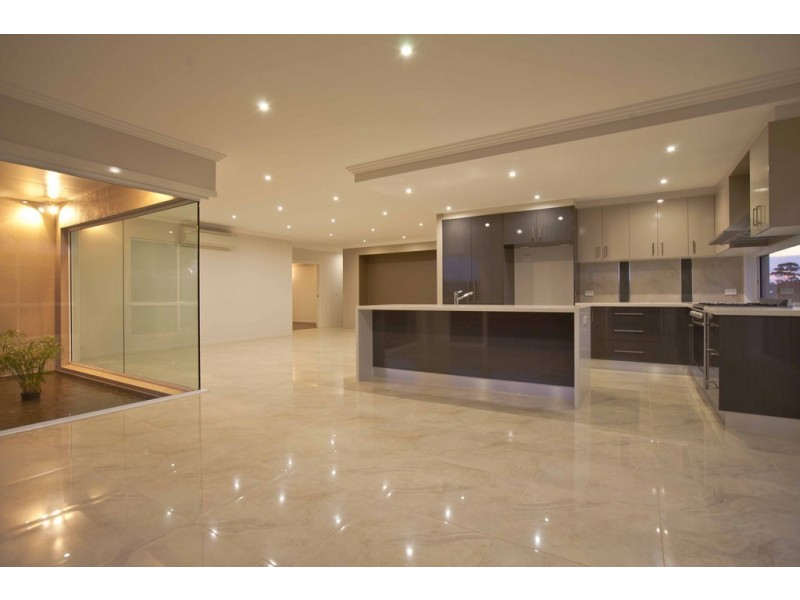 12 Vinnicombe Street, Kearneys Spring QLD 4350