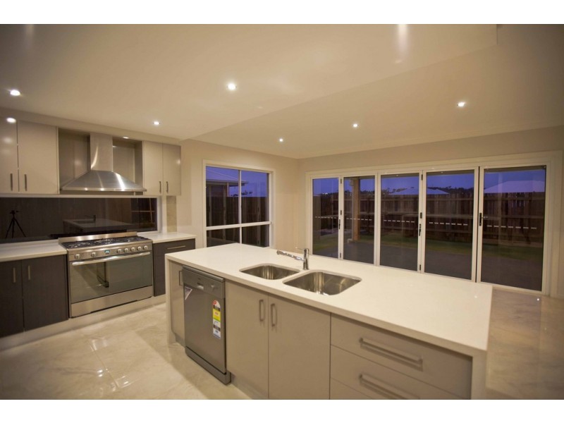 12 Vinnicombe Street, Kearneys Spring QLD 4350