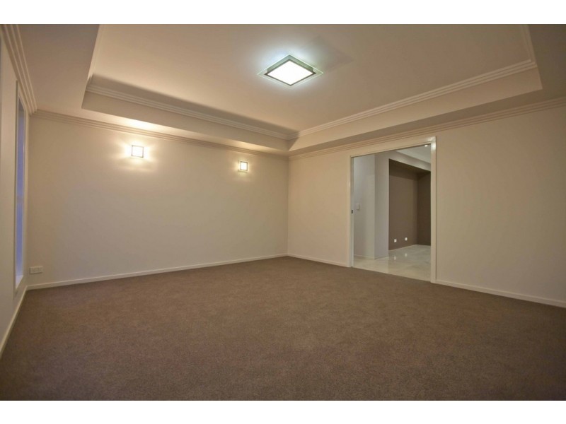 12 Vinnicombe Street, Kearneys Spring QLD 4350