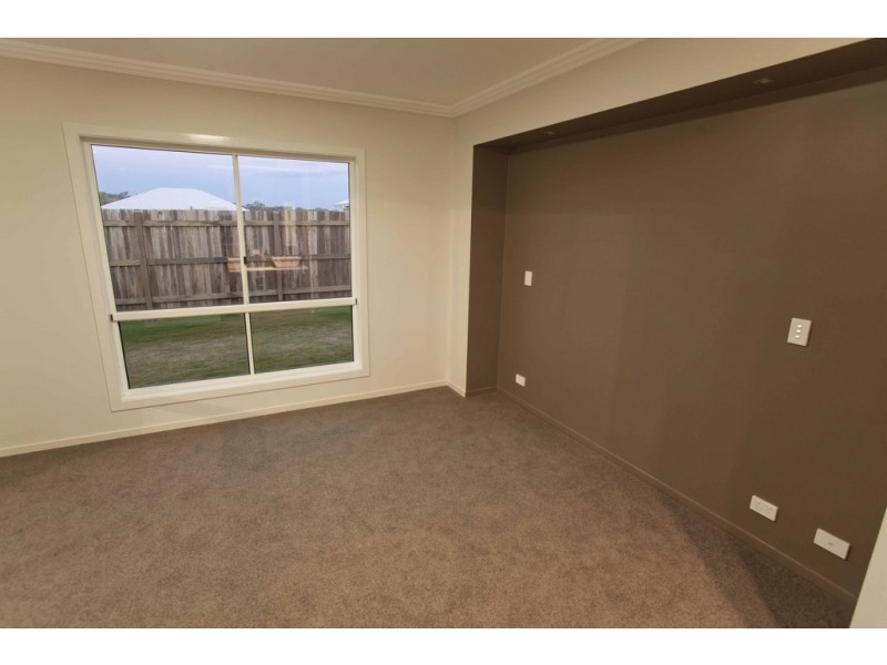 12 Vinnicombe Street, Kearneys Spring QLD 4350