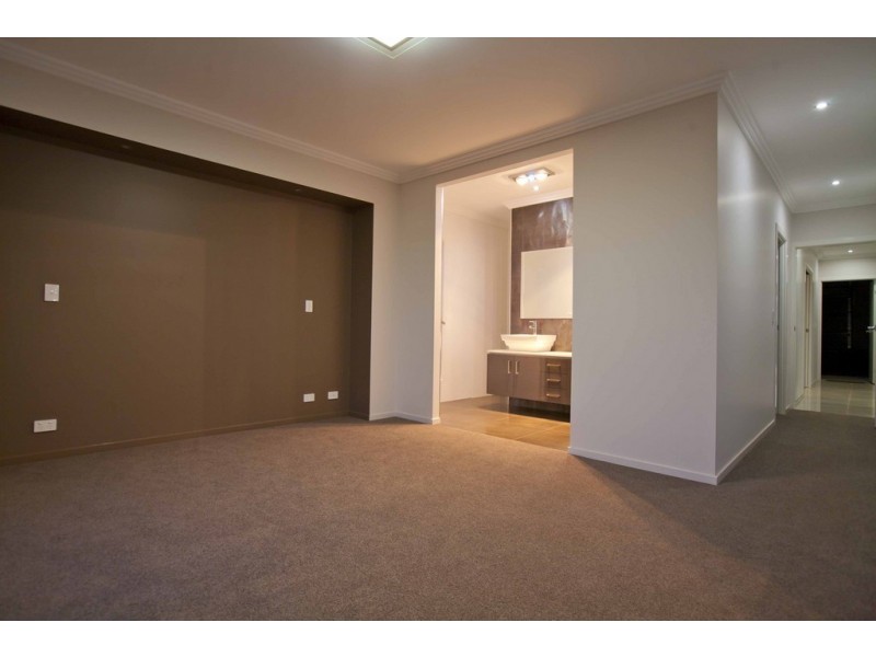 12 Vinnicombe Street, Kearneys Spring QLD 4350