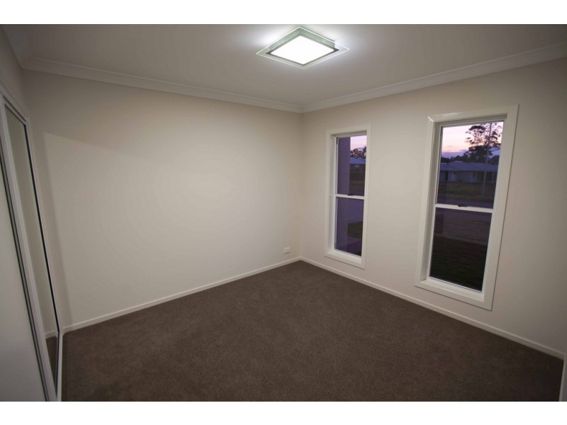 12 Vinnicombe Street, Kearneys Spring QLD 4350