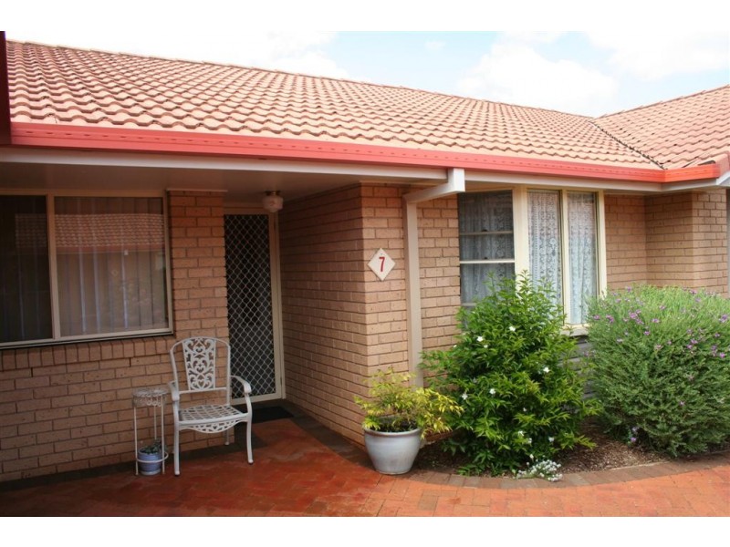 7/4-6 Glenfield Ct, Middle Ridge QLD 4350