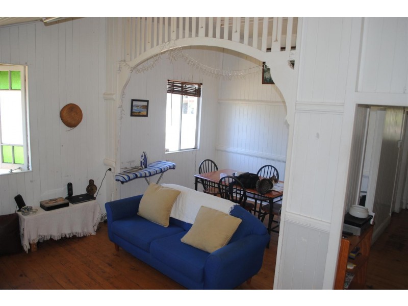 15 Swallow Court, Newtown QLD 4350