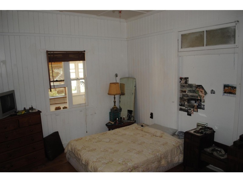 15 Swallow Court, Newtown QLD 4350