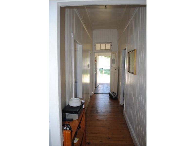 15 Swallow Court, Newtown QLD 4350