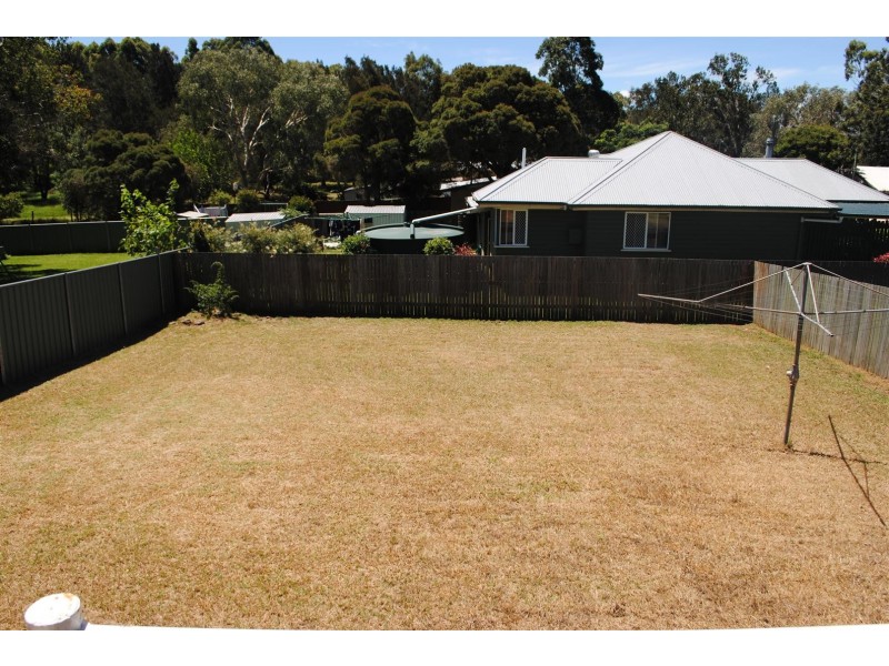 15 Swallow Court, Newtown QLD 4350