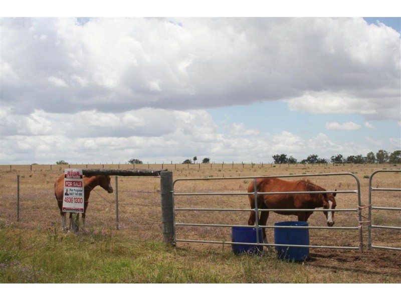 6 Coleman Road, Goombungee QLD 4354