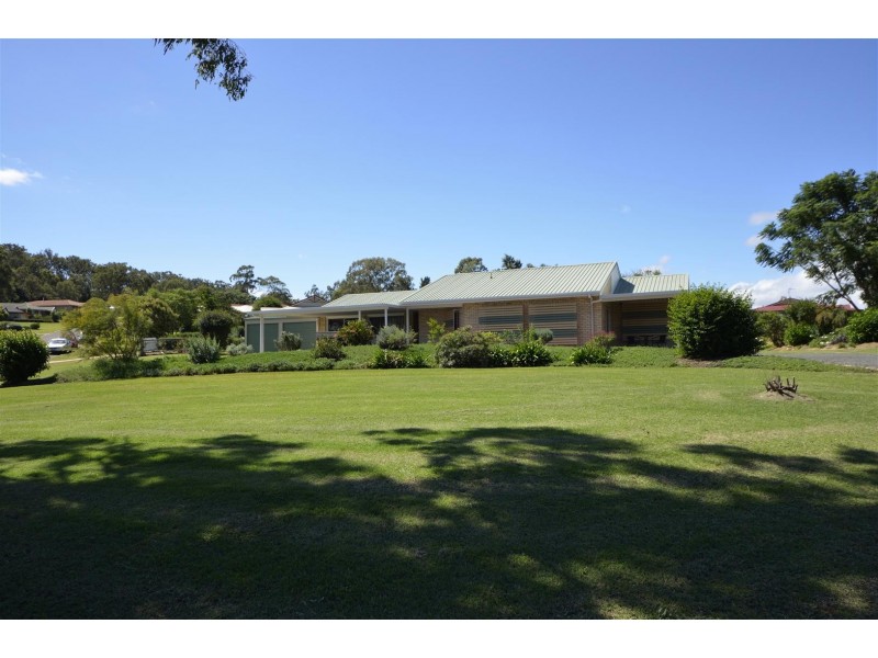 12 Parkway Close, Gowrie Junction QLD 4352