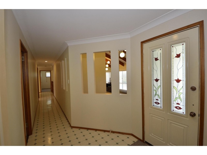 12 Parkway Close, Gowrie Junction QLD 4352