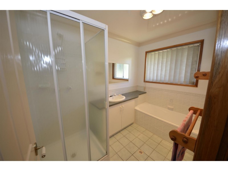 12 Parkway Close, Gowrie Junction QLD 4352