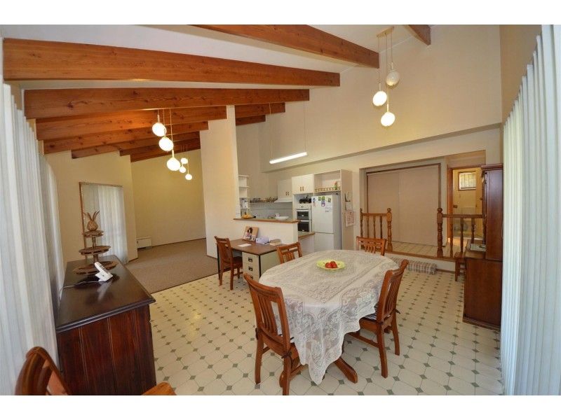 12 Parkway Close, Gowrie Junction QLD 4352