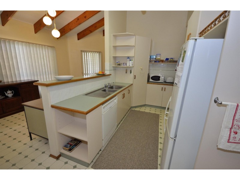 12 Parkway Close, Gowrie Junction QLD 4352