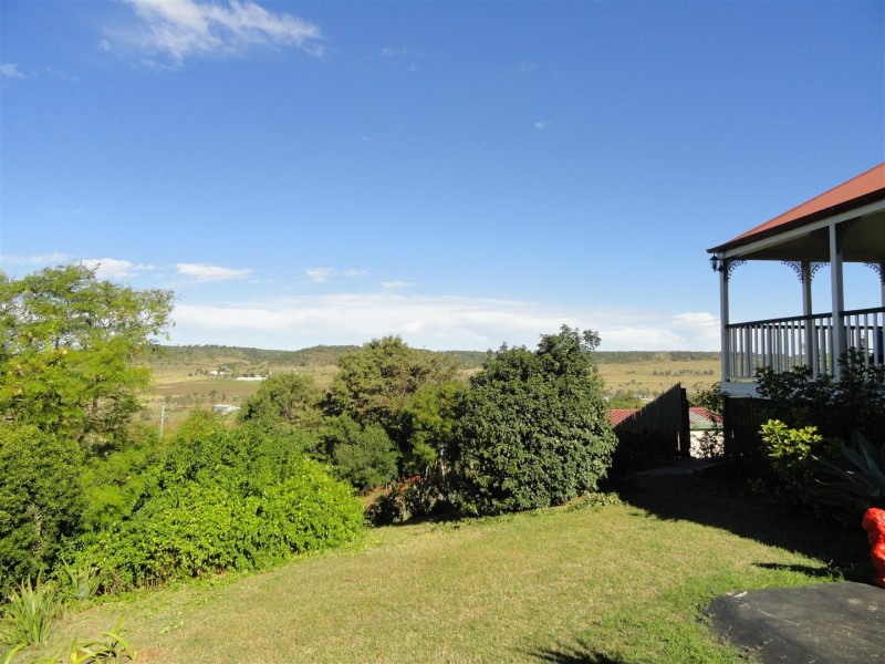 11 Nichols Drive, Glencoe QLD 4352