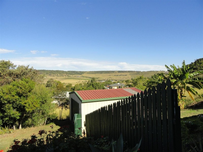 11 Nichols Drive, Glencoe QLD 4352