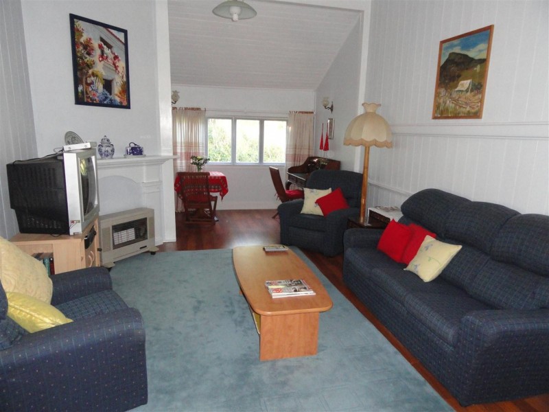 11 Nichols Drive, Glencoe QLD 4352