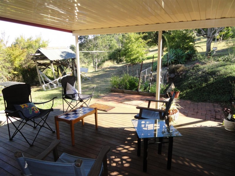 11 Nichols Drive, Glencoe QLD 4352