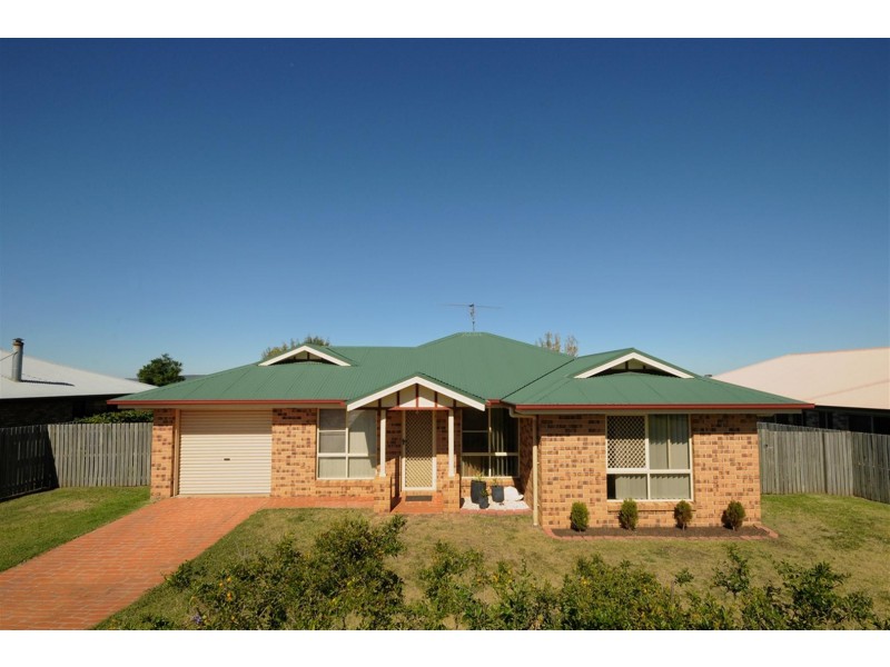 13 Cameron Street, Wyreema QLD 4352