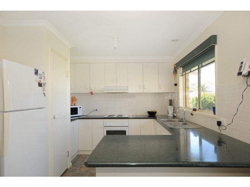 13 Cameron Street, Wyreema QLD 4352