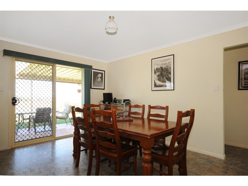 13 Cameron Street, Wyreema QLD 4352