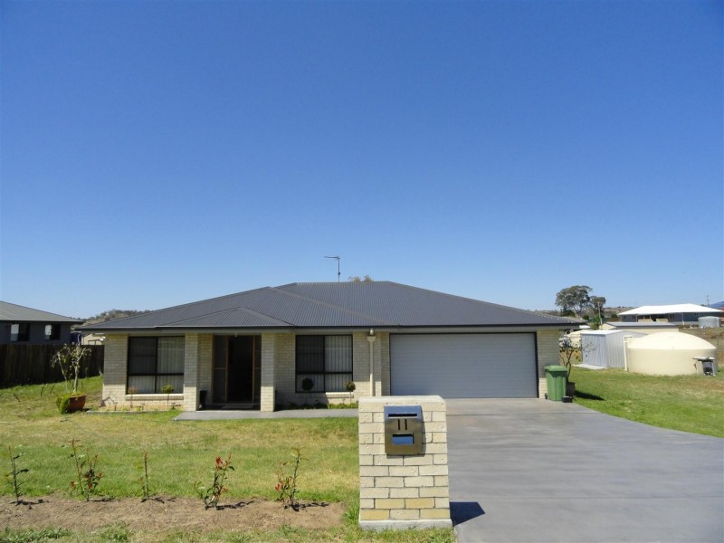 11 Curlew Street, Meringandan West QLD 4352